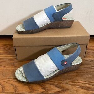 Softinos by Fly London Cross-band Leather Sandals Alp Blue EU 38 US 7-7.5 NWT